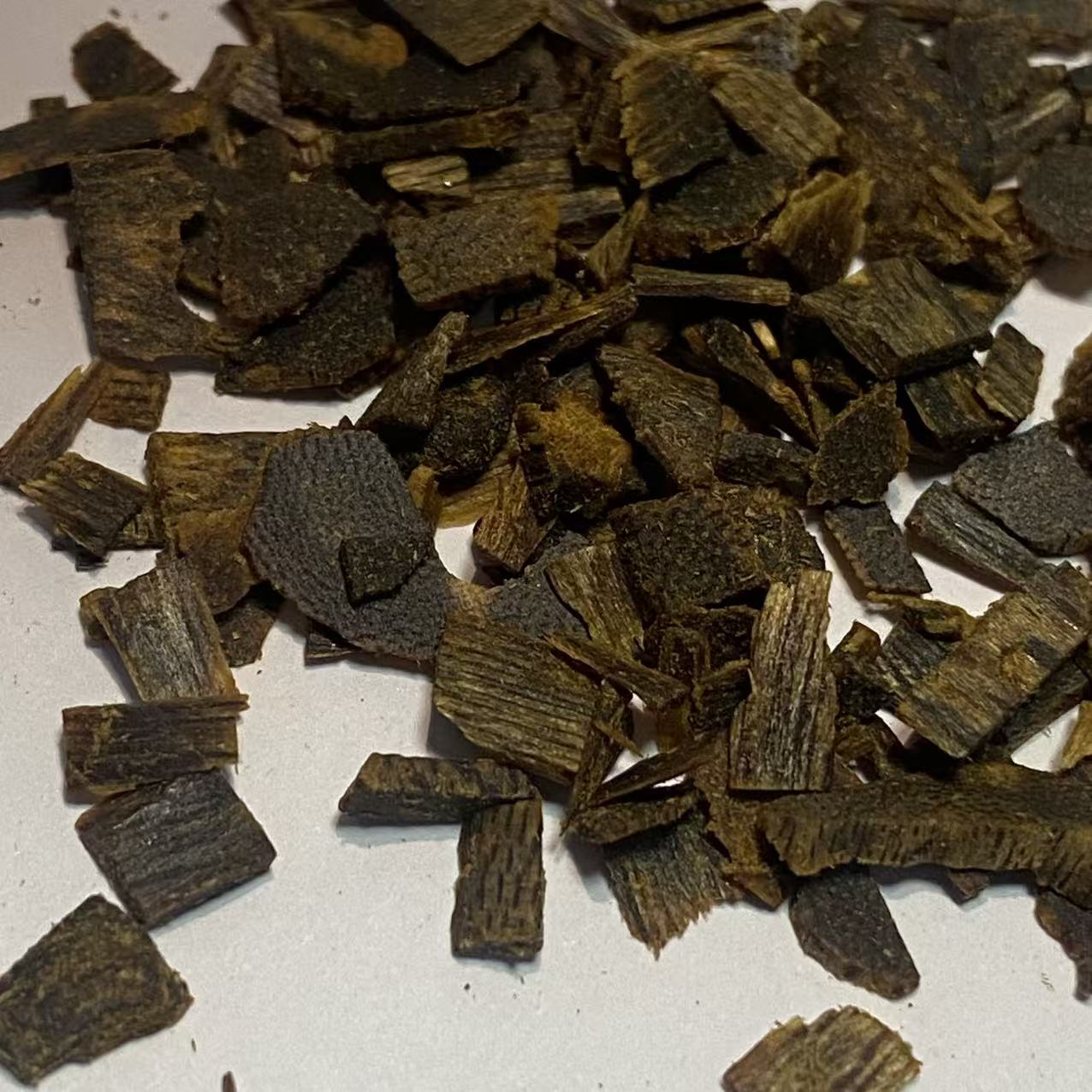 FOREZA Kyara Oud – Premium Agarwood Chips, Slices & Granules (Sinking Grade Available)