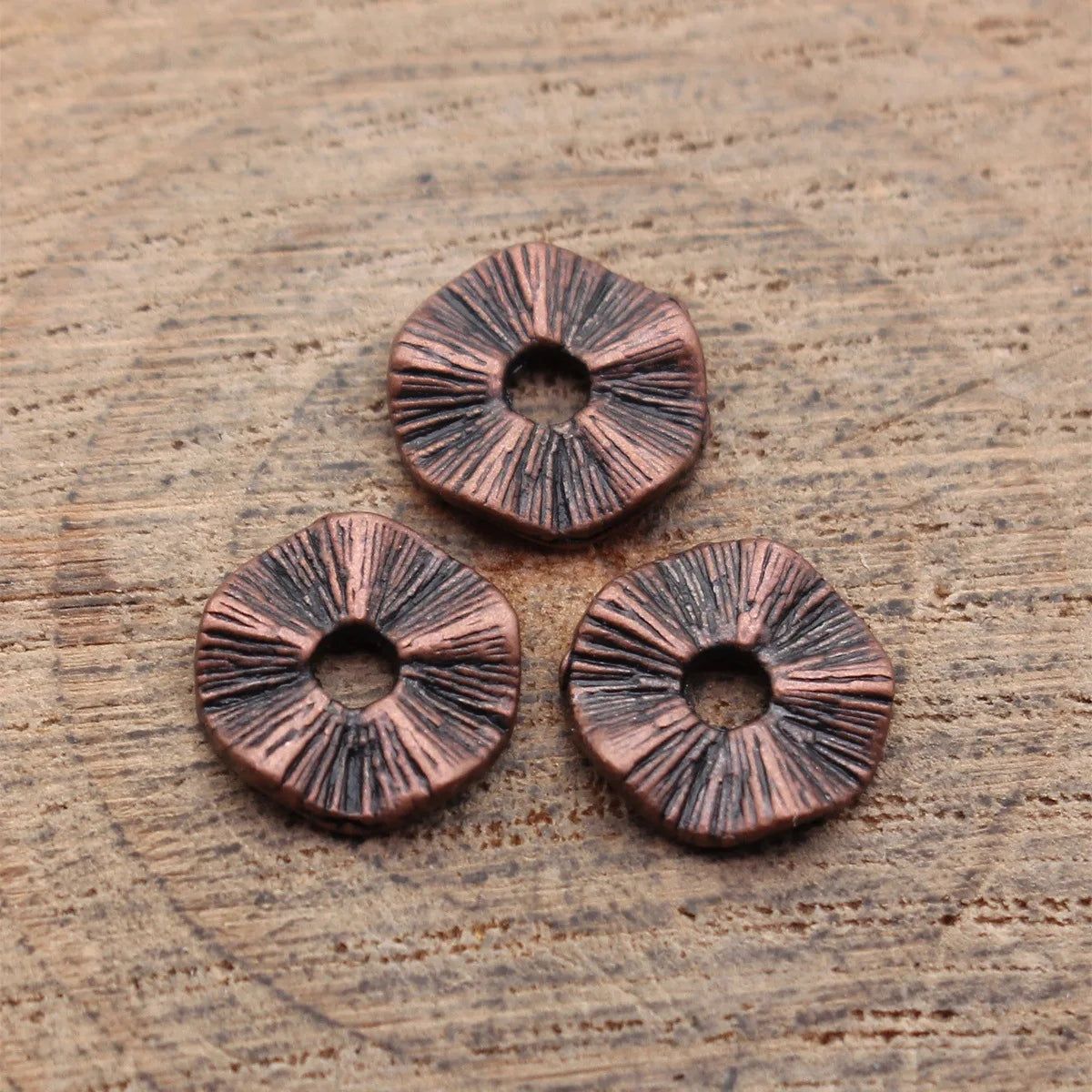 40pcs 10x10x2mm/14x14x2.2mm 4 Colors Imitation Brushed Texture Wave Spacer Beads Jewelry Materials Supplies