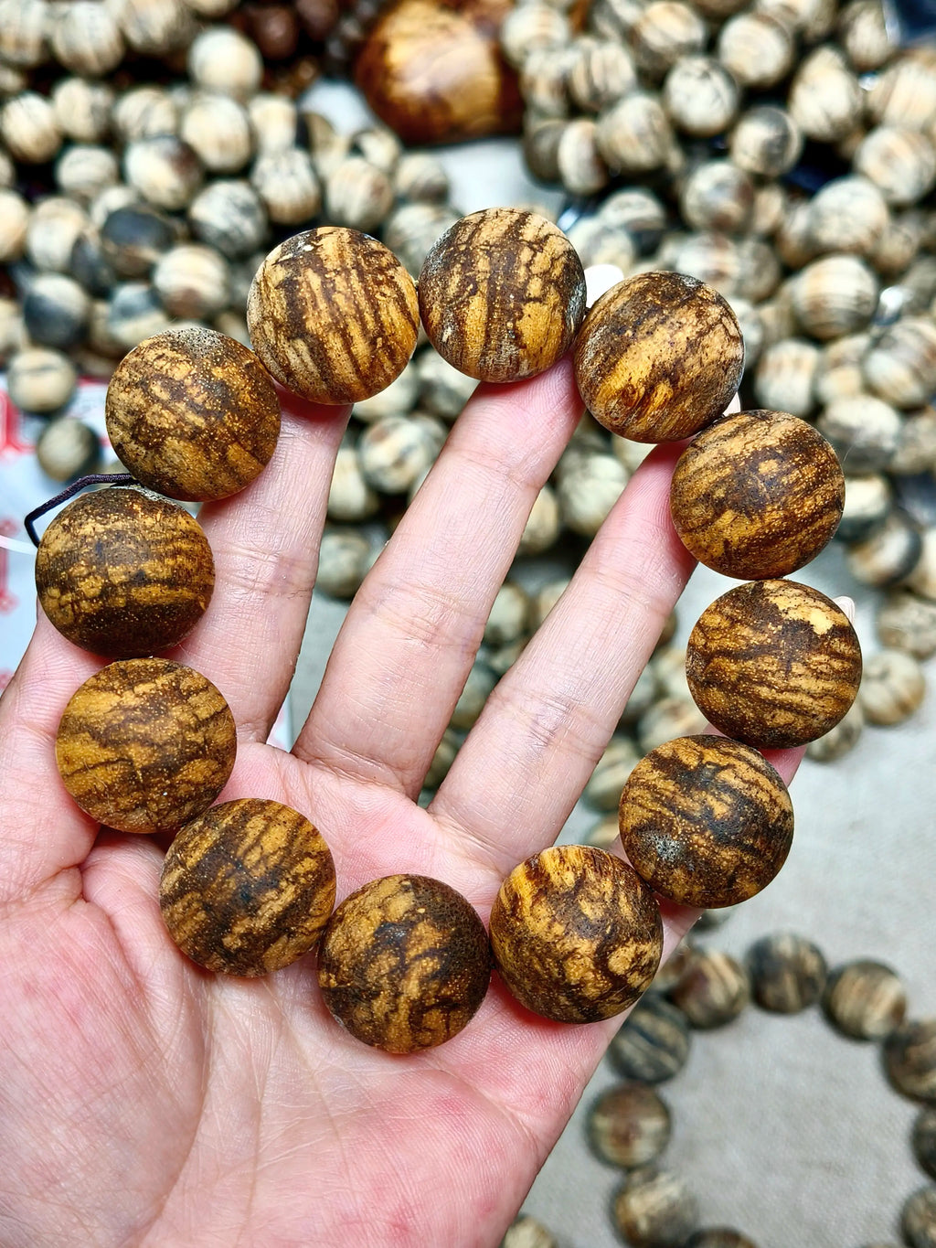Classic Chinese Style 20mm Natural Papua Agarwood Beaded Bracelet Lucky Fortune Blessing Good Luck Energy Jewelry For Men Women