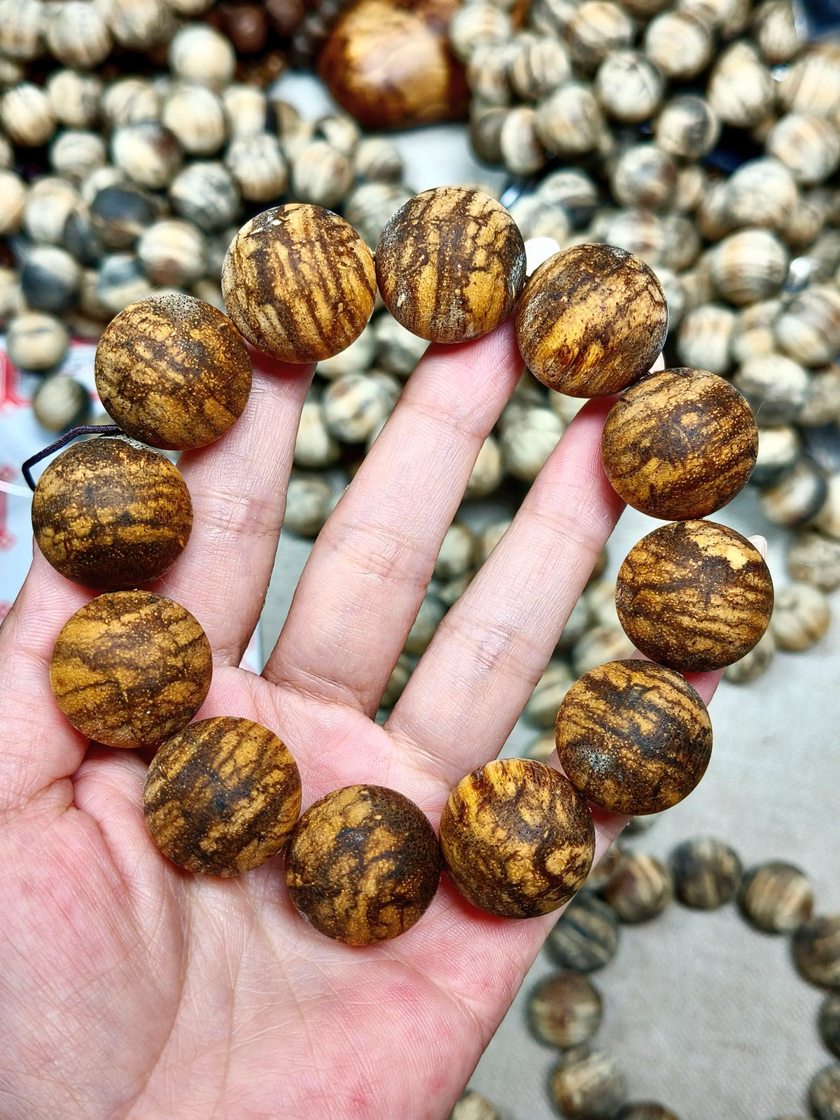 Classic Chinese Style 20mm Natural Papua Agarwood Beaded Bracelet Lucky Fortune Blessing Good Luck Energy Jewelry For Men Women
