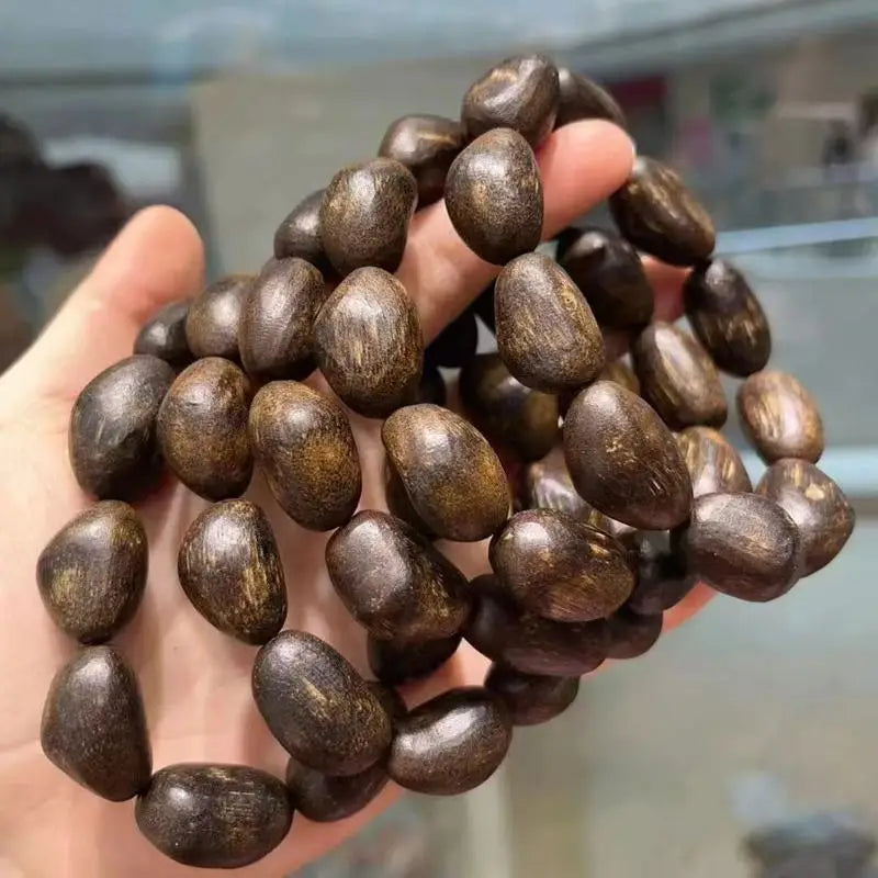High-quality authentic Indonesian Dala Gan natural-shaped agarwood bracelet High oil content Submersible level  Has a medicinal