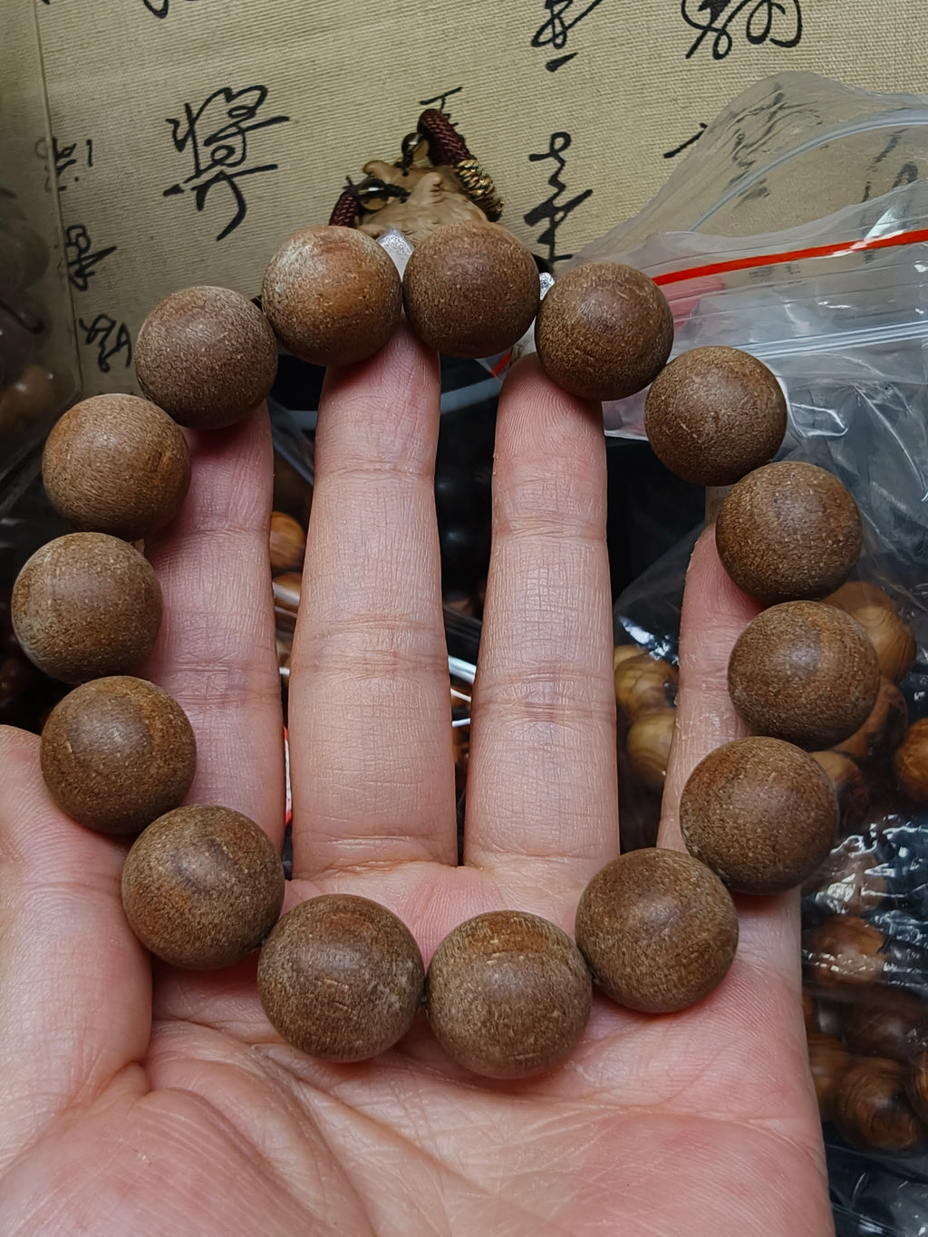 Classic Chinese Style 20mm Natural Papua Agarwood Beaded Bracelet Lucky Fortune Blessing Good Luck Energy Jewelry For Men Women
