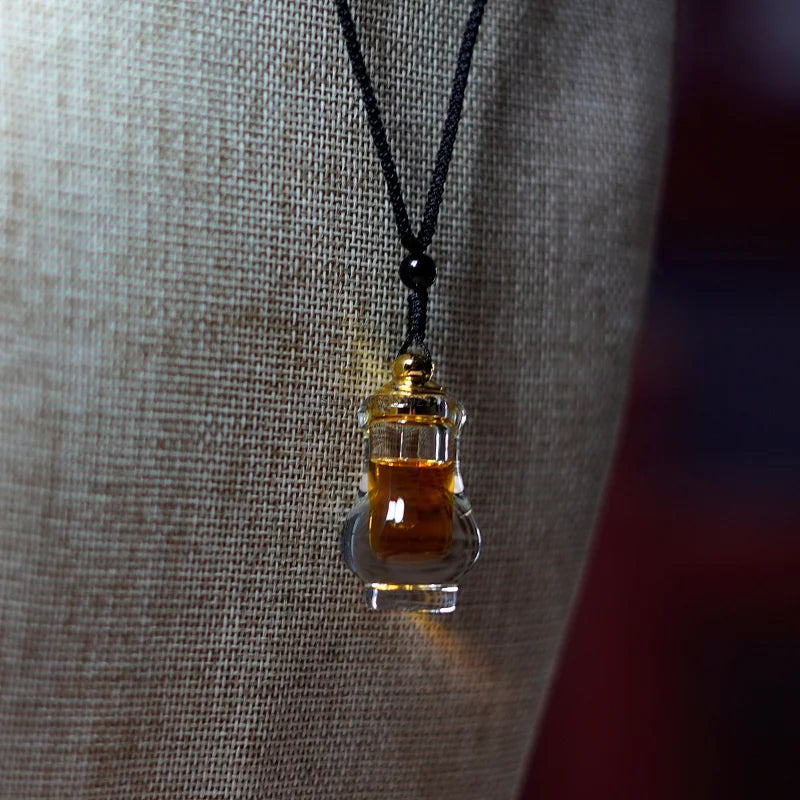 1g Hainan Agilawood Essential Oil Pendant Supercritical Extraction Distillation High Purity Meditation Calm Mind Relieve Stress