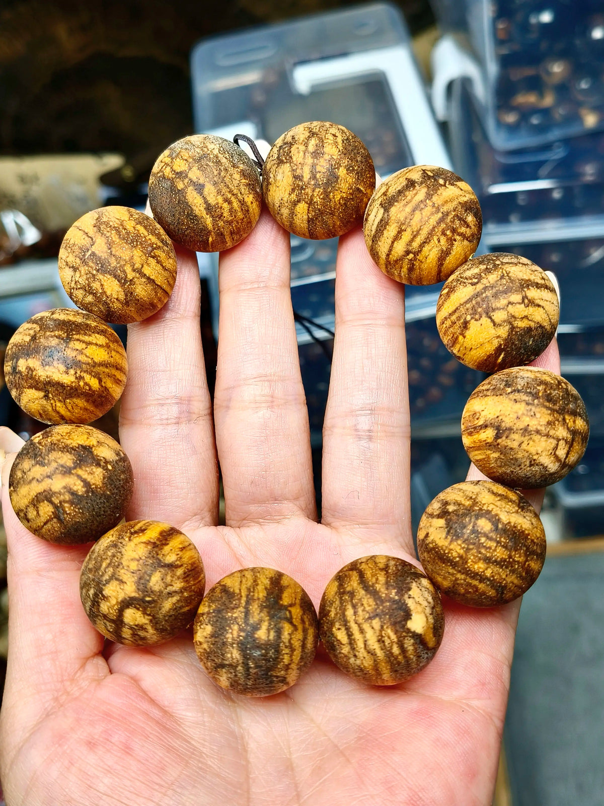 Classic Chinese Style 20mm Natural Papua Agarwood Beaded Bracelet Lucky Fortune Blessing Good Luck Energy Jewelry For Men Women