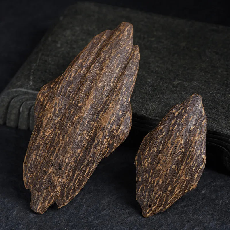 Natural Nha Trang Agarwood Freeform Handheld Piece Wood Carving Pendant Craft with Rich Medicinal Fragrance Gifts