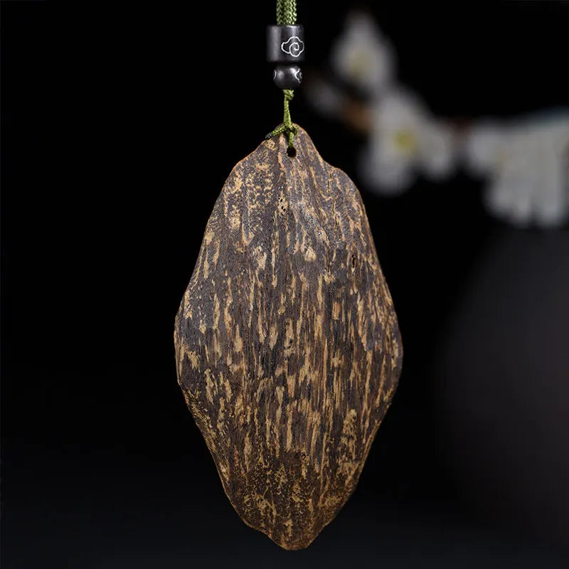 Natural Nha Trang Agarwood Freeform Handheld Piece Wood Carving Pendant Craft with Rich Medicinal Fragrance Gifts