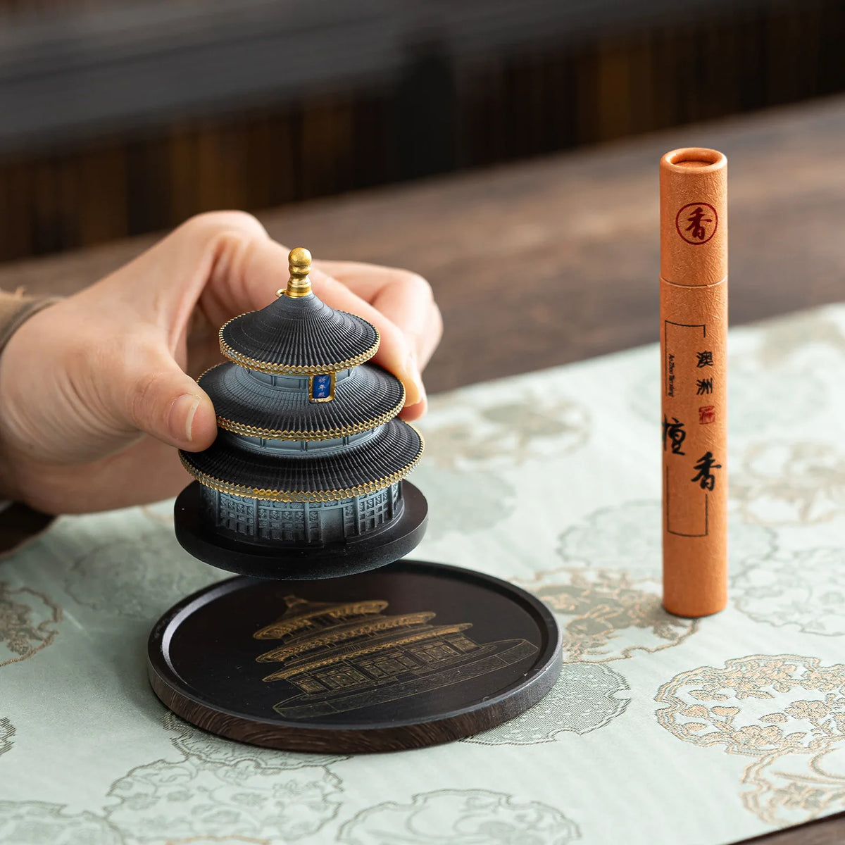 New Chinese Style Temple of Heaven Resin Incense Burner Coil Censer For Agarwood Home Living Room Housewarming Holiday Gift