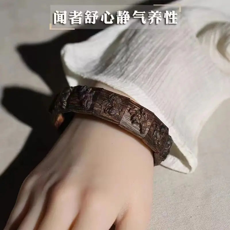 Custom Vietnamese Agarwood Zodiac Bangle, Light Yellow Gold