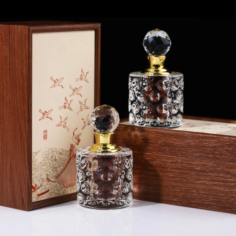 High-end Distillation Agarwood Essential Oil High Oil Raw Material Ancient Distillation Refining Temple Worship Promotes Sleep