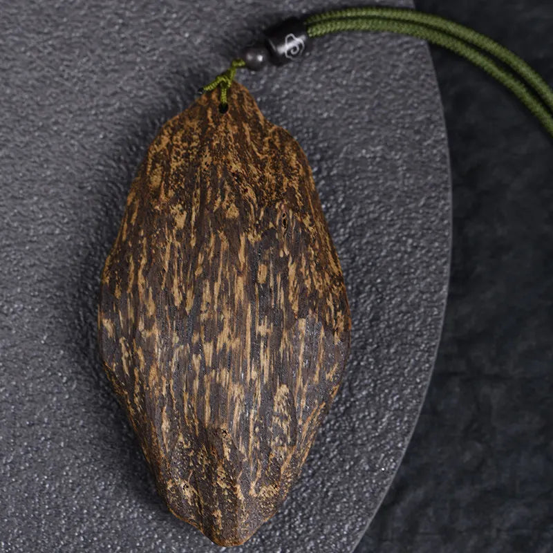 Natural Nha Trang Agarwood Freeform Handheld Piece Wood Carving Pendant Craft with Rich Medicinal Fragrance Gifts