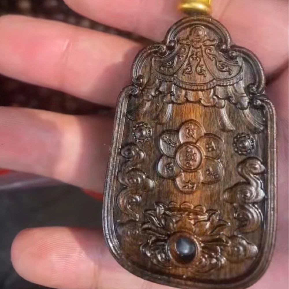 Natural Agarwood Tara Guanyin Head Bodhisattva Pendants Wood Carving Men Women Personalized High-end Necklaces Fashion Jewelry