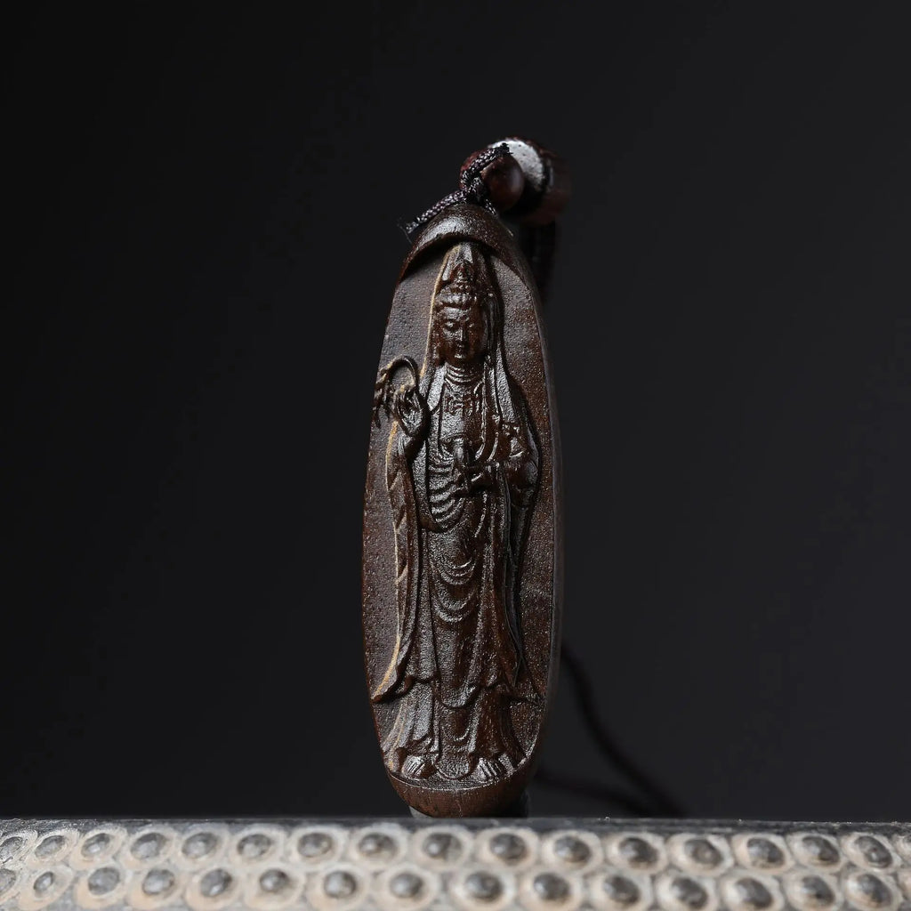 Guanyin Tathagata Agarwood Wood Carving Small Pendants Wooden Cultural Arts and Crafts Pendant Car Decorations