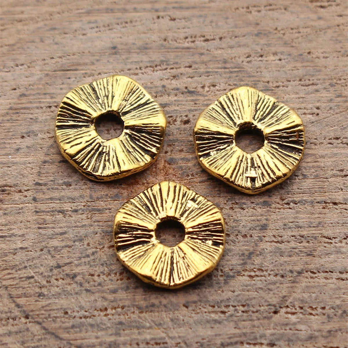 40pcs 10x10x2mm/14x14x2.2mm 4 Colors Imitation Brushed Texture Wave Spacer Beads Jewelry Materials Supplies