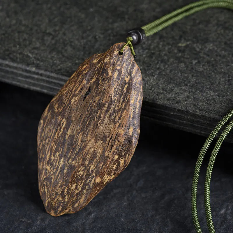 Natural Nha Trang Agarwood Freeform Handheld Piece Wood Carving Pendant Craft with Rich Medicinal Fragrance Gifts