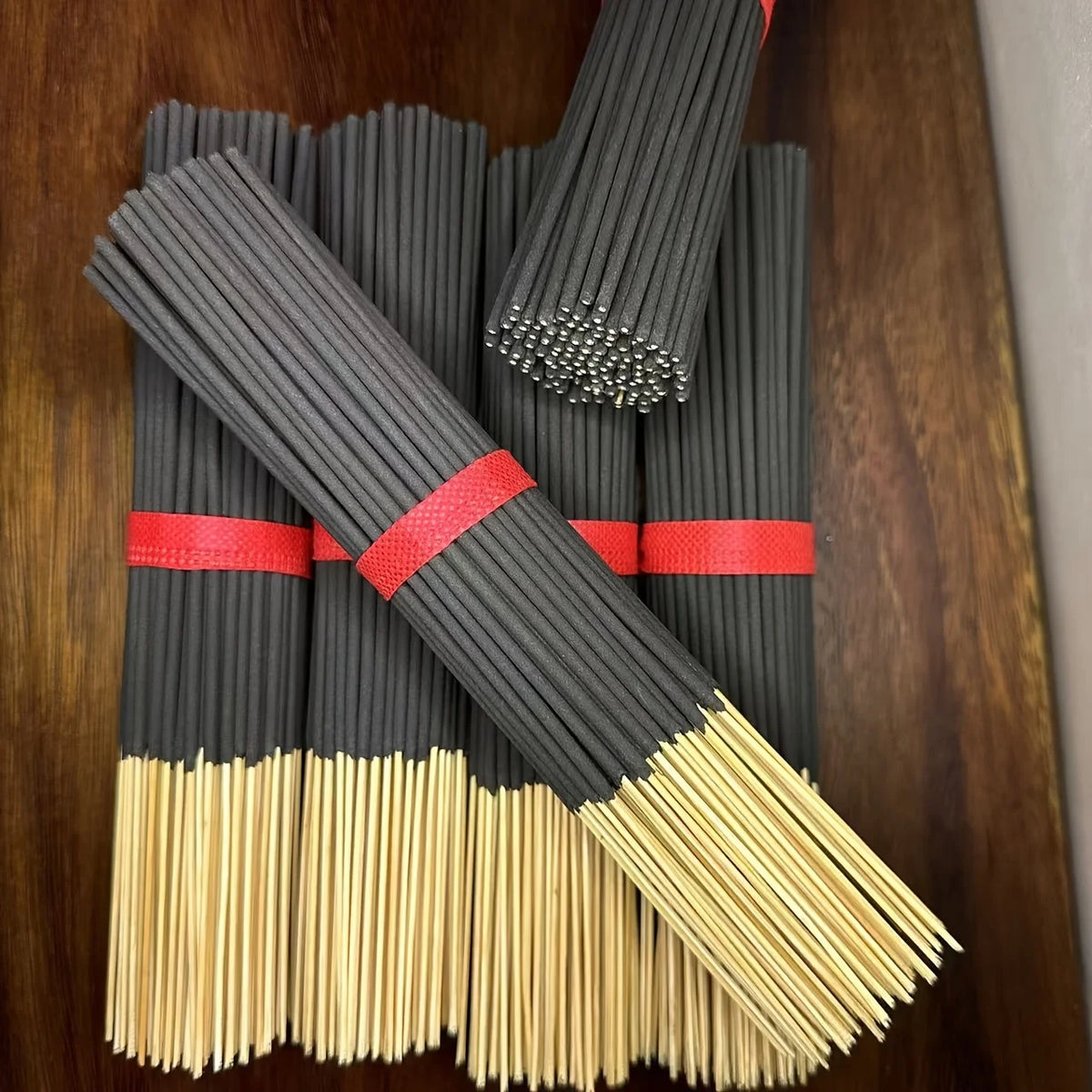 101 Pieces of Natural 22cm Cherry Blossom-Scented Bamboo Incense Sticks, 45-50 Minutes Burning Time, for Yoga, Meditation, Home and Office - Perfect for Christmas, Halloween, Easter, Hanukkah, Thanksgiving - Feather-Free, for Home Aromatherapy