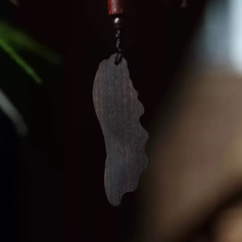 1pcs Agarwood Lotus Leaf Guanyin Single-sided Pendant Car-mounted Decoration Wooden Crafts Peace Pendant Jewelry
