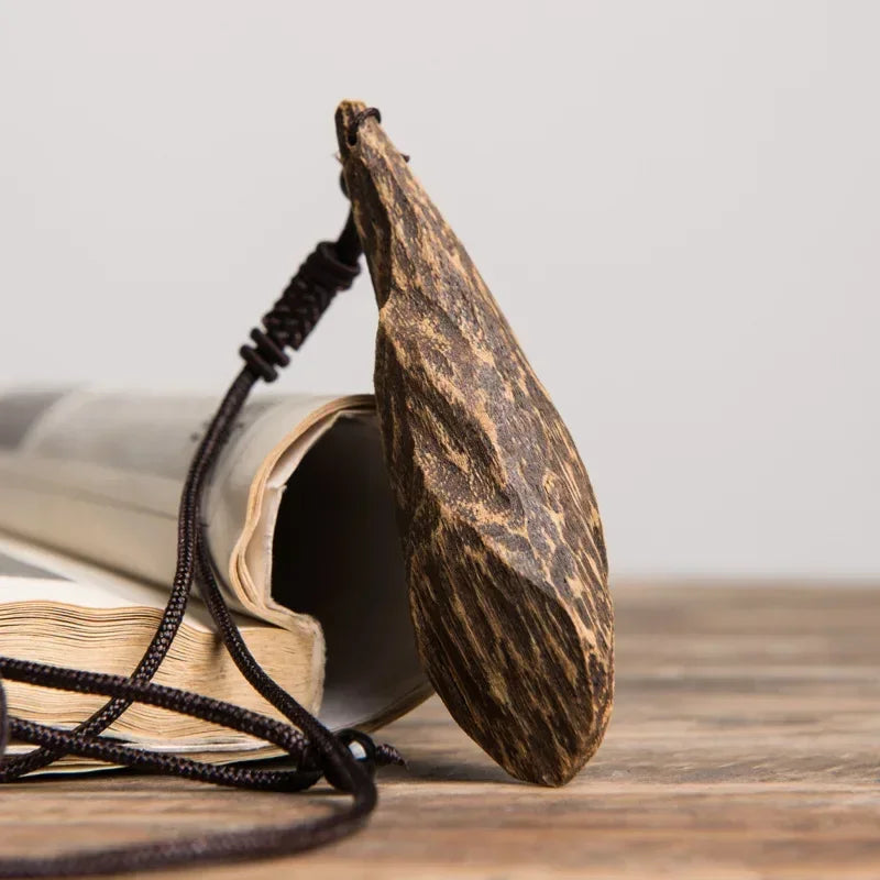 Agarwood Shaped Living Room Decoration Handicrafts Cultural Toys Gifts Wood Carvings and Pendants Home Decoration Accessories