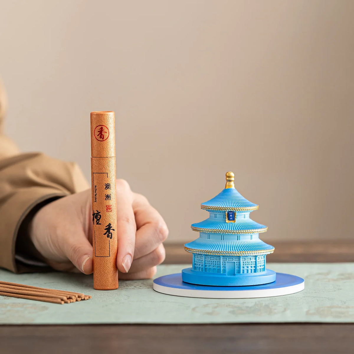 New Chinese Style Temple of Heaven Resin Incense Burner Coil Censer For Agarwood Home Living Room Housewarming Holiday Gift